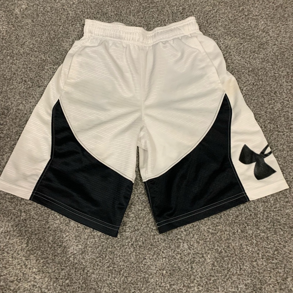 Medium kids under armor basketball shorts.